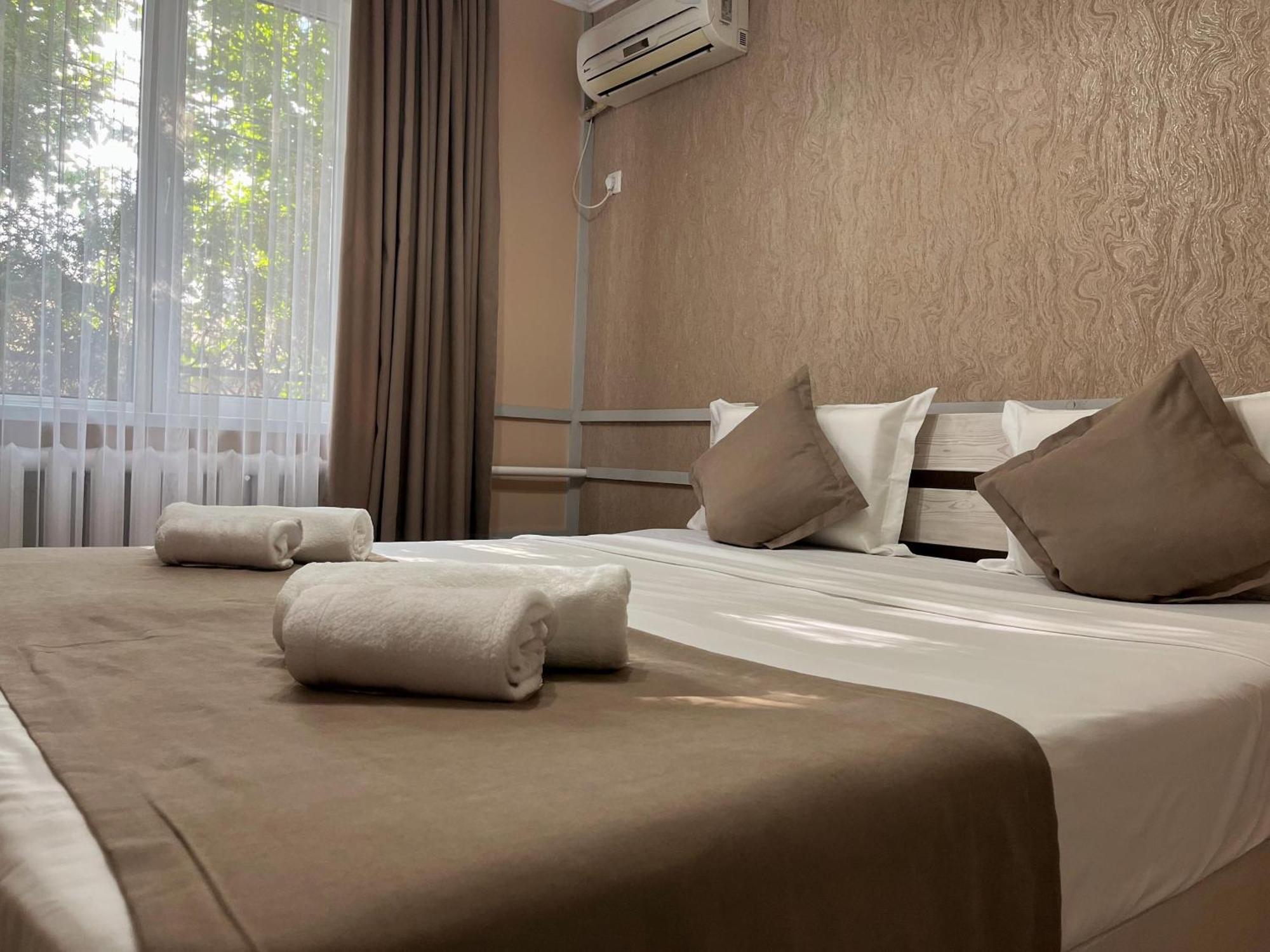 Kausar Hotel Bishkek Exterior photo